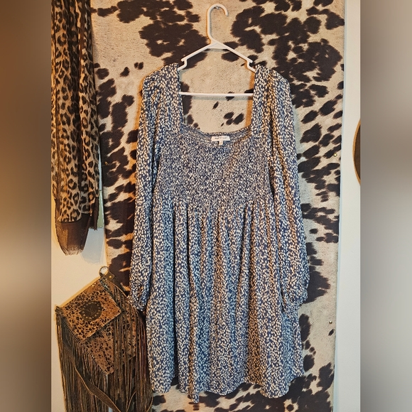 Motherhood Dresses & Skirts - Motherhood Blue & White Dress